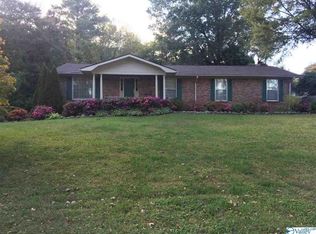 8904 Seaton Dr SE, Huntsville, AL 35802