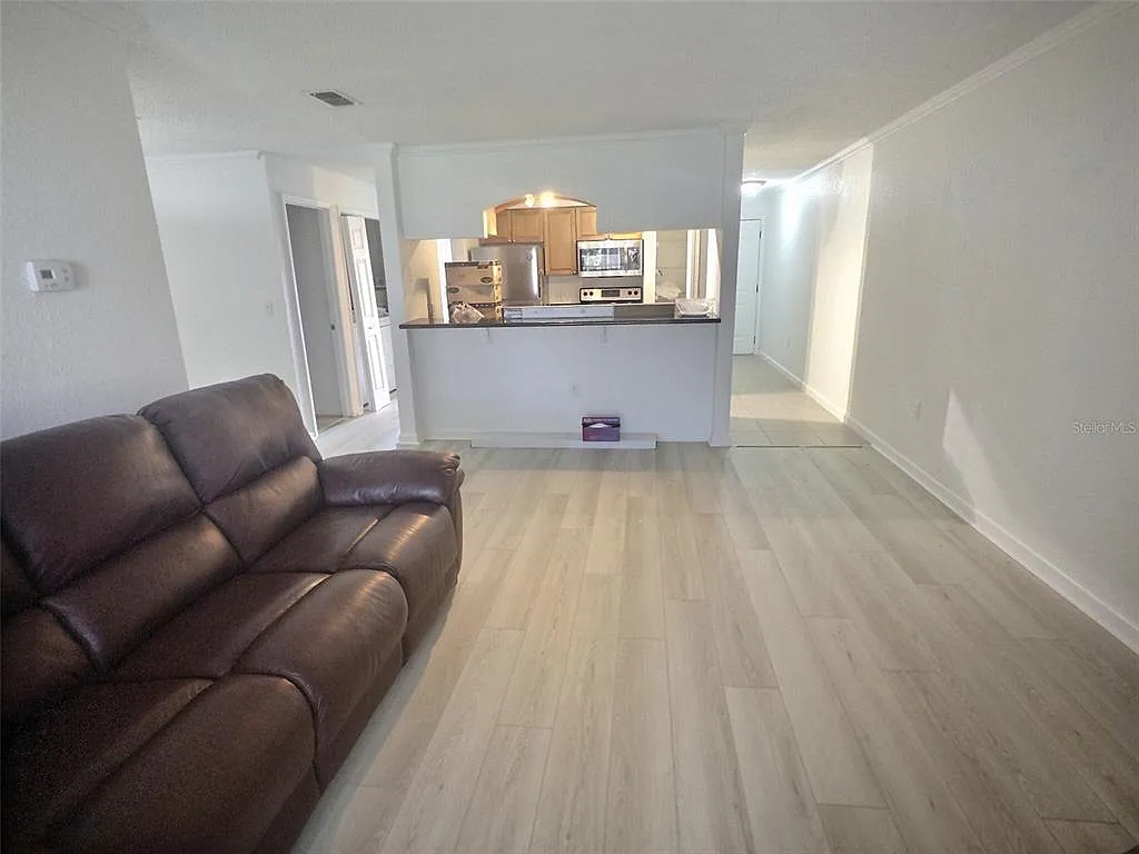 Building Photo - 10100 Sailwinds Blvd N #202