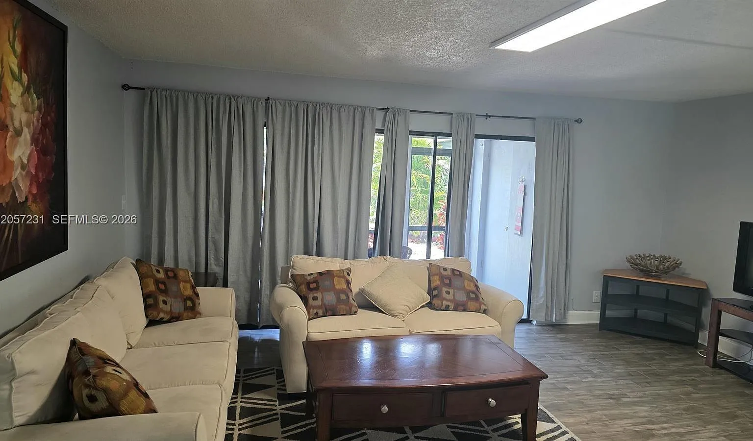 Town & Country Estates Co — Photo 2