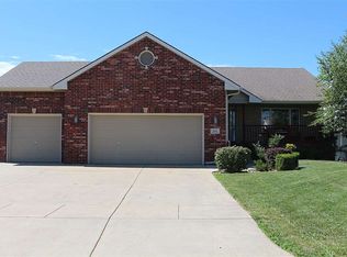 341 E Quail Ridge St, Mulvane, KS 67110