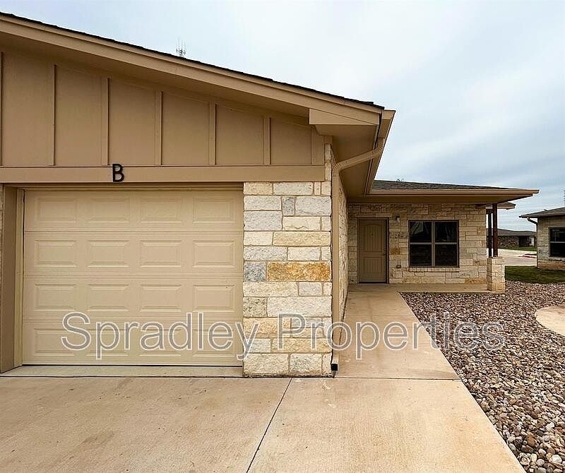 1st image of 1033B Hibiscus Dr