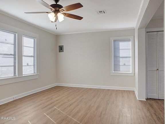 3rd image of 621 Anderson St