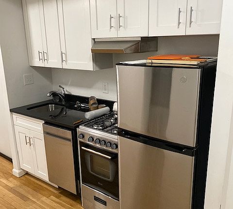2nd image of 7 Jones St APT 2C
