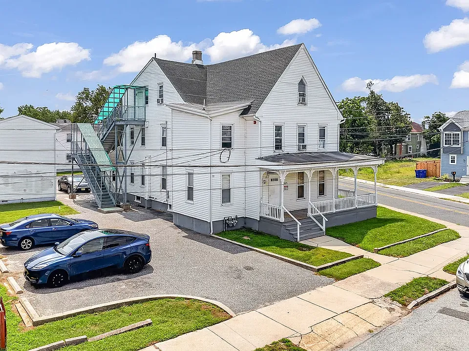 305 E St #8