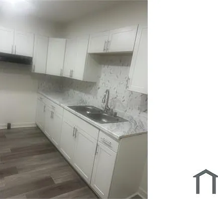 3050 Woodview Dr — Photo 2