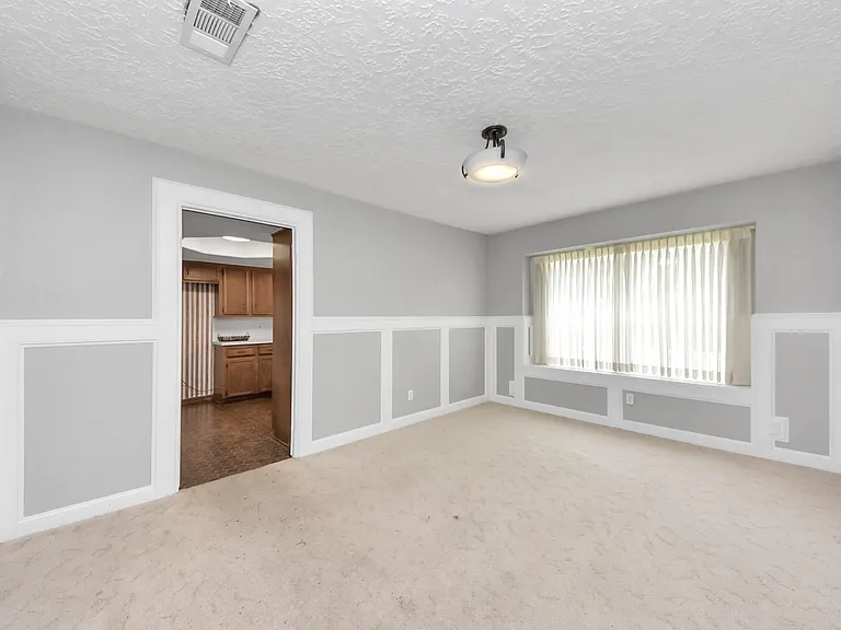 7510 Renmark Ln — Photo 37