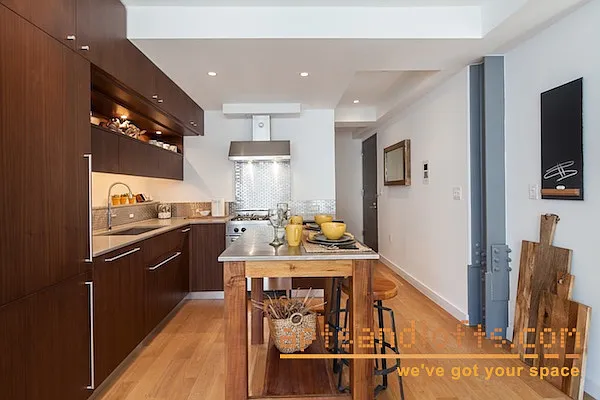 Sold by aptsandlofts.com | media 9