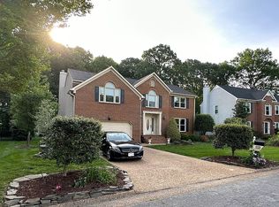 304 Coach Hovis Dr, Yorktown, VA 23693
