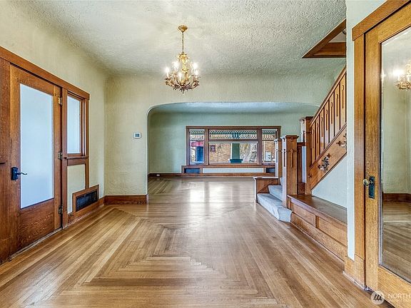 2nd image of 325 Main Street