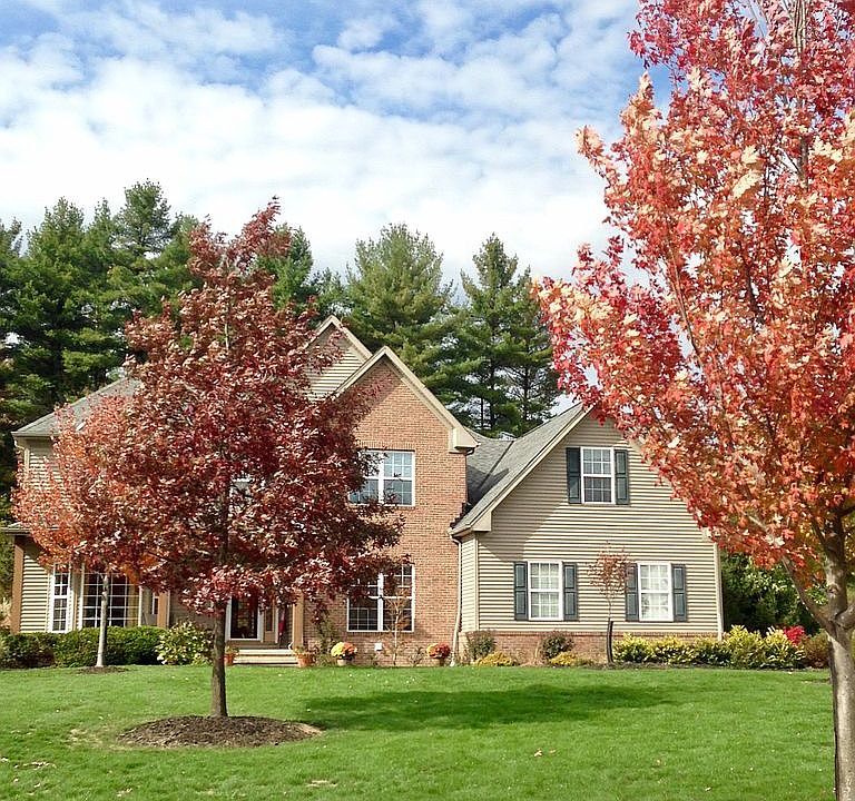 2nd image of 7560 Pinecrest Ln