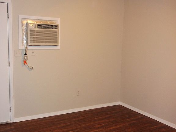 5th image of 304 N Merrimac St
