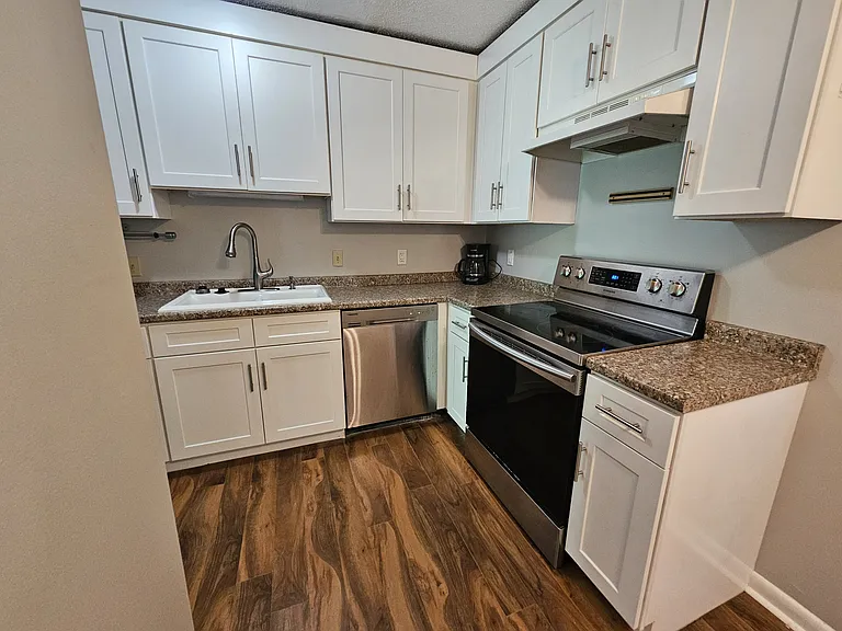 800 Reads Lake Rd #317 — Photo 5