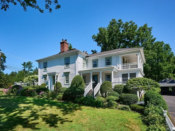 25 Woodbridge St, South Hadley, MA 01075