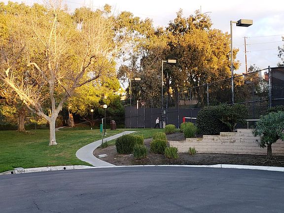 Cul-de-sac and tennis court