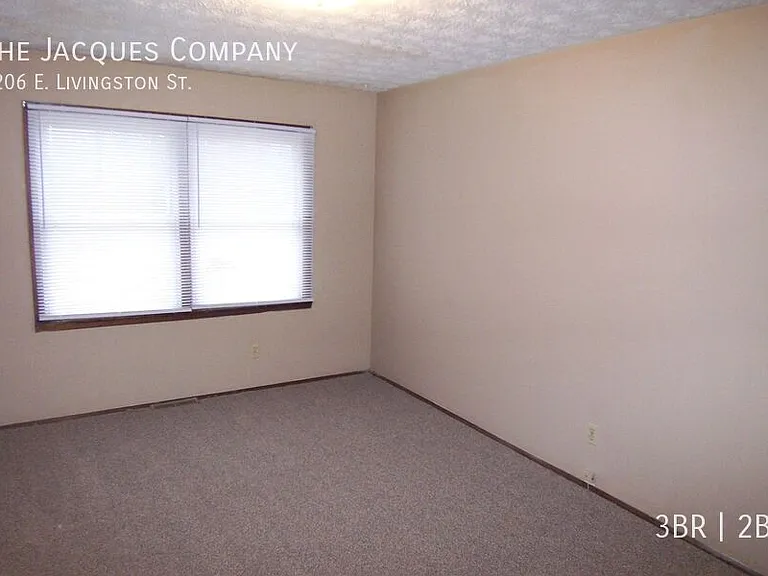 2206 E Livingston St — Photo 12