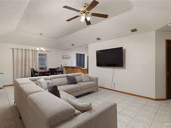 3rd image of 615 Northridge Dr
