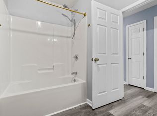 7137 W Friendly Ave APT D, Greensboro, NC 27410