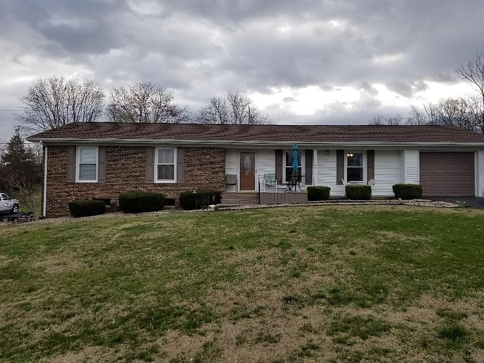 1st image of 104 Lyon Ave