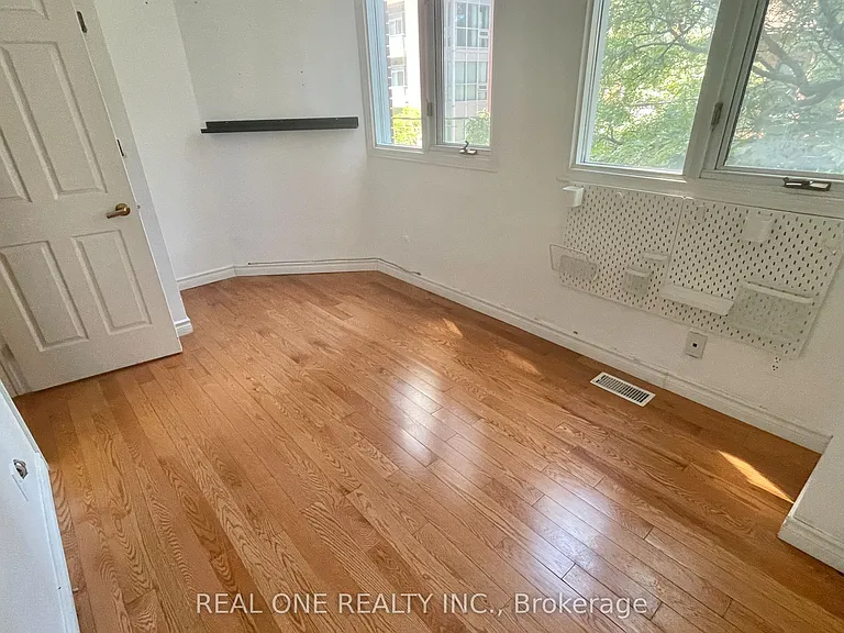 101 McGill St #2 — Photo 11