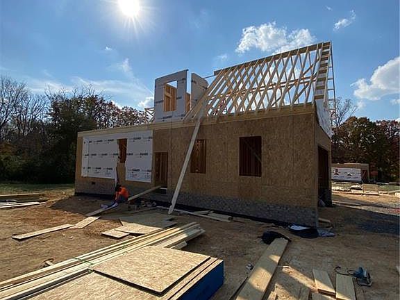 2nd image of 114 Legacy Ln
