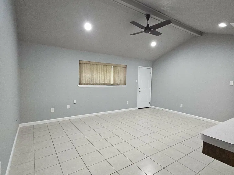 3814 Darling Ave — Photo 11