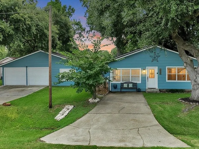683 Water View Dr — Photo 7