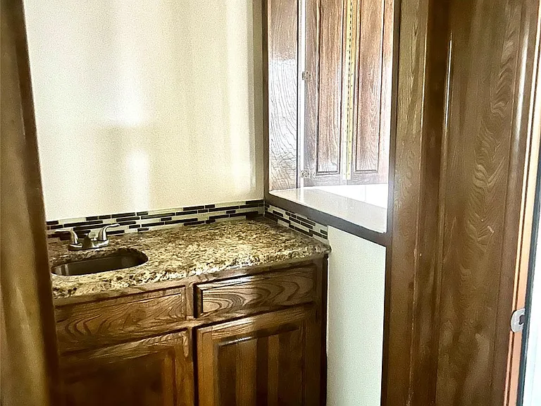 1412 Brookside Dr — Photo 15