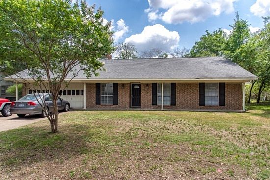 1st image of 1210 King Arthur Cir