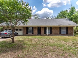 1210 King Arthur Cir, College Station, TX 77840