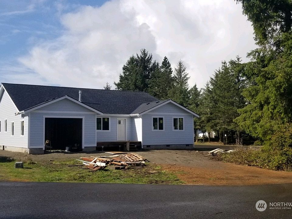 1st image of 307 Sycamore Court SE