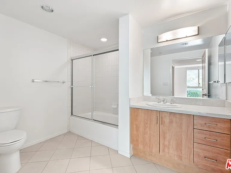267 S San Pedro St #211 — Photo 24