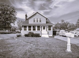 17500 Lundys Ln, Lake Milton, OH 44429