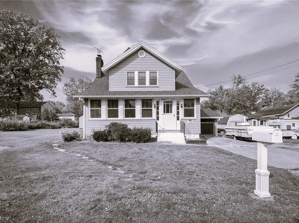 17500 Lundys Ln, Lake Milton, OH 44429