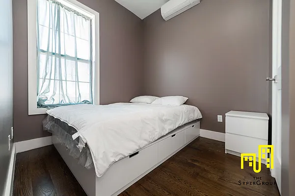 Rented by The Syper Group | media 8