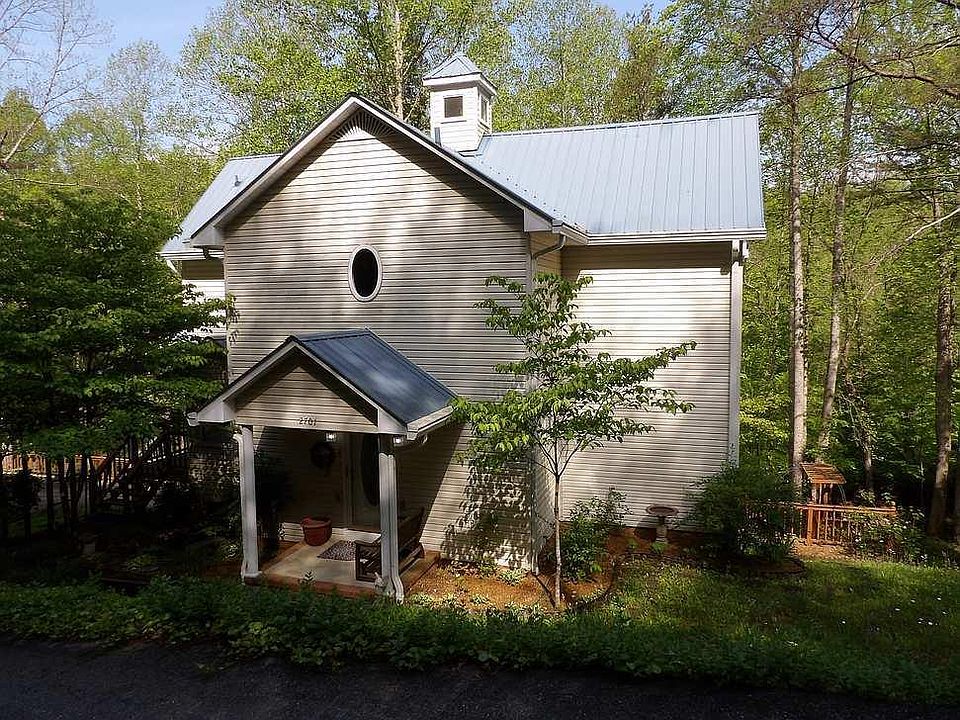 1st image of 2701 Deerhaven Dr