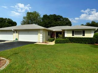 7210 W Country Club Dr N, Sarasota, FL 34243