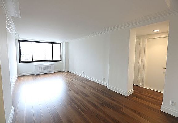 3rd image of 200 E 82nd St APT 17A