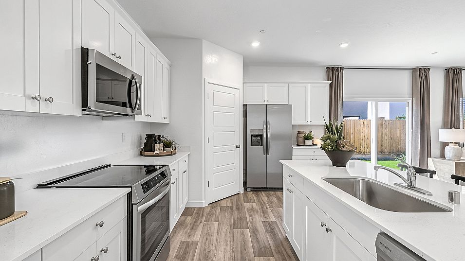 8805 Ballingarry Ave, Bakersfield, CA 93311 | Zillow