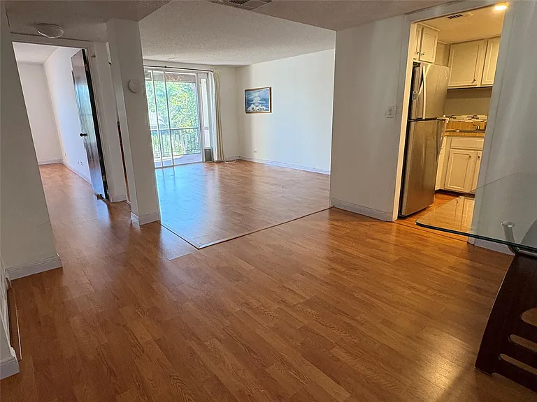 3670 Inverrary Dr #3B — Photo 7