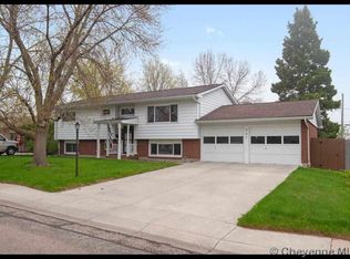 907 Shoshoni St, Cheyenne, WY 82009