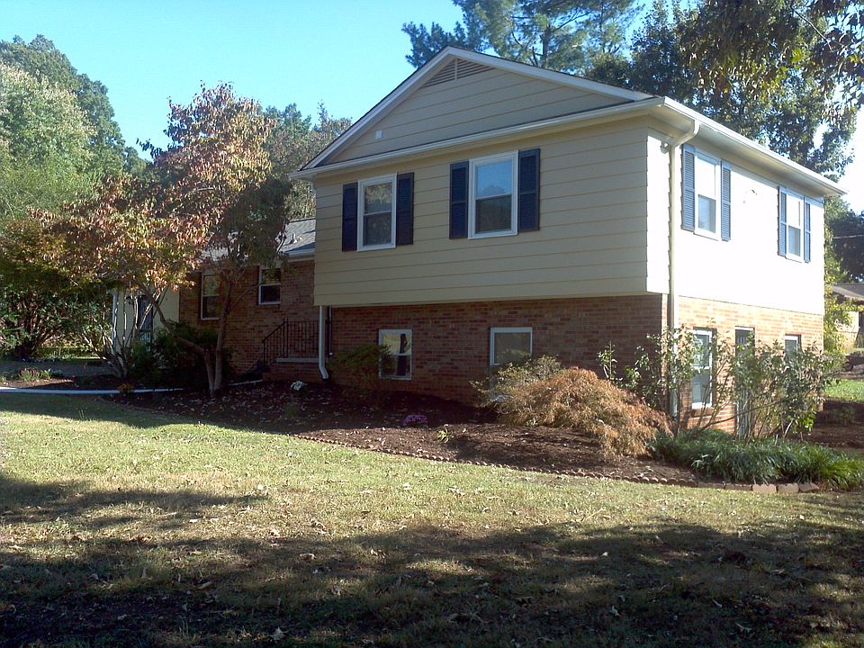 2nd image of 137 Cloverdale Rd
