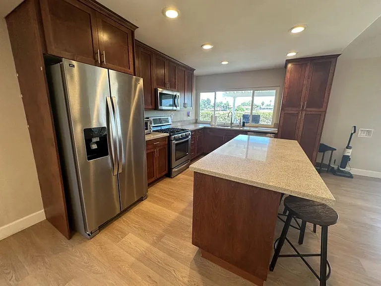 4636 Benhurst Ave — Photo 5