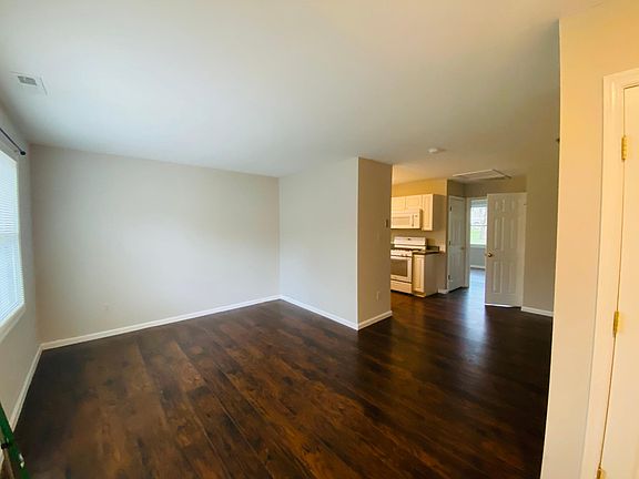 4th image of 103 Alexandria Pike APT 1
