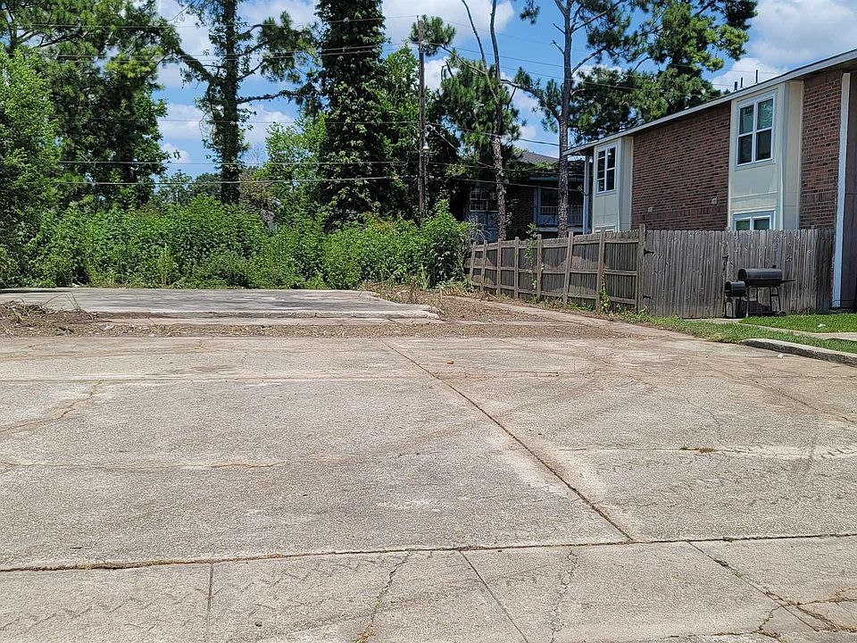 2nd image of 8243 Skysail Ave