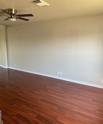 5th image of 2507 Buffalo Pass Dr