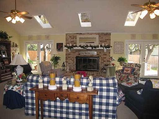 4th image of 13515 CARLTON OAKS DR