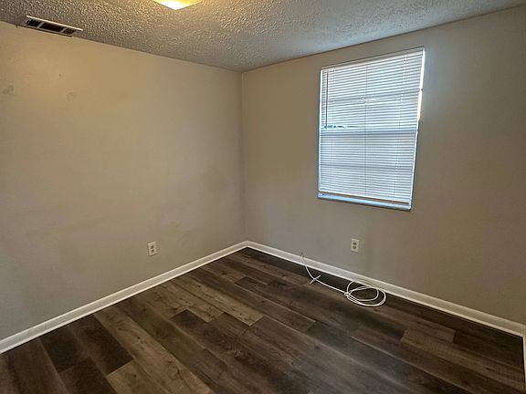 3rd image of 2911 E 33rd Ave #A