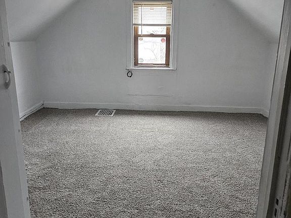 3rd image of 1759 Hill STREET