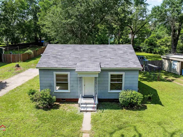 423 Turkey Creek Dr, Kilgore, TX 75662