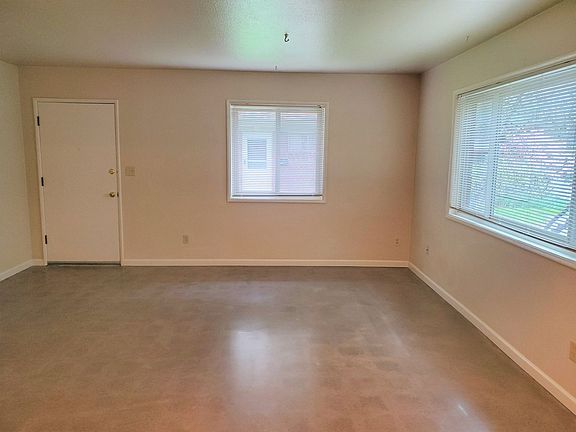 3rd image of 3403-3427 SE Madison St #3403